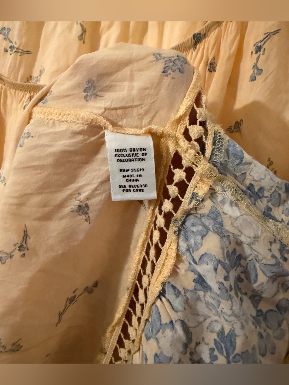 Fever Yellow Floral Peasant Blouse with Blue Trim Size 2X - Picture 10 of 10